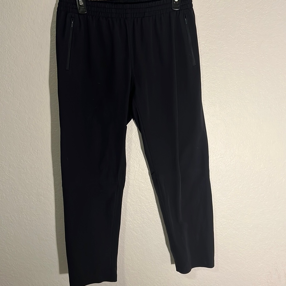 Small black Outdoor Voices Rectrek pants